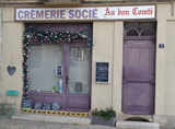 Laden in Saint-Hyppolite